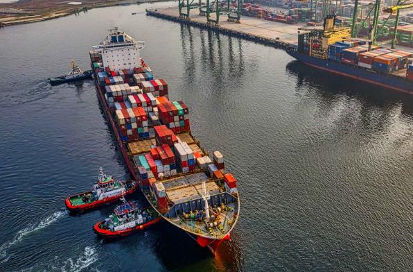 散貨船海運通過承載資源和產品的運輸，連接了世界各國的經濟節點